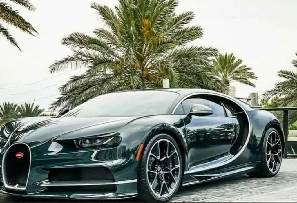 This 2018 Bugatti Chiron just became the most expensive car listed on eBay